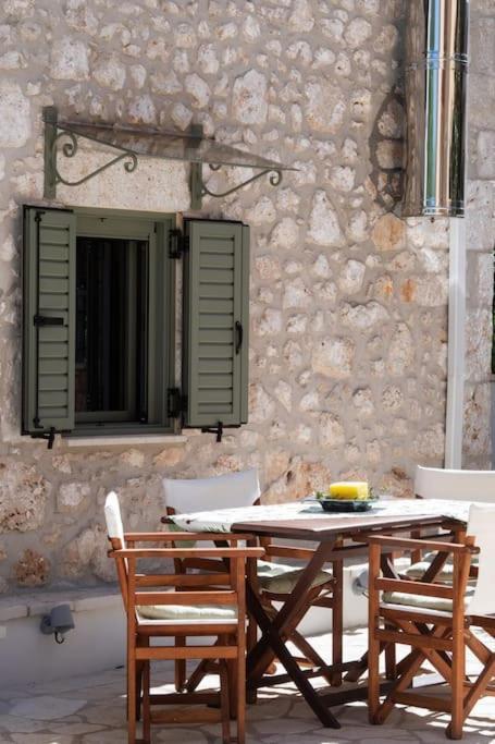 La Casa Di Bella A Tradional Stone House With Barbecue Villa Kariá Buitenkant foto
