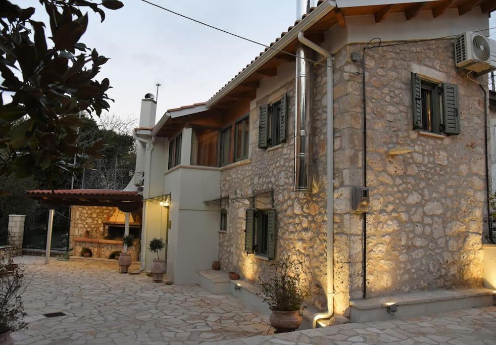 La Casa Di Bella A Tradional Stone House With Barbecue Villa Kariá Buitenkant foto