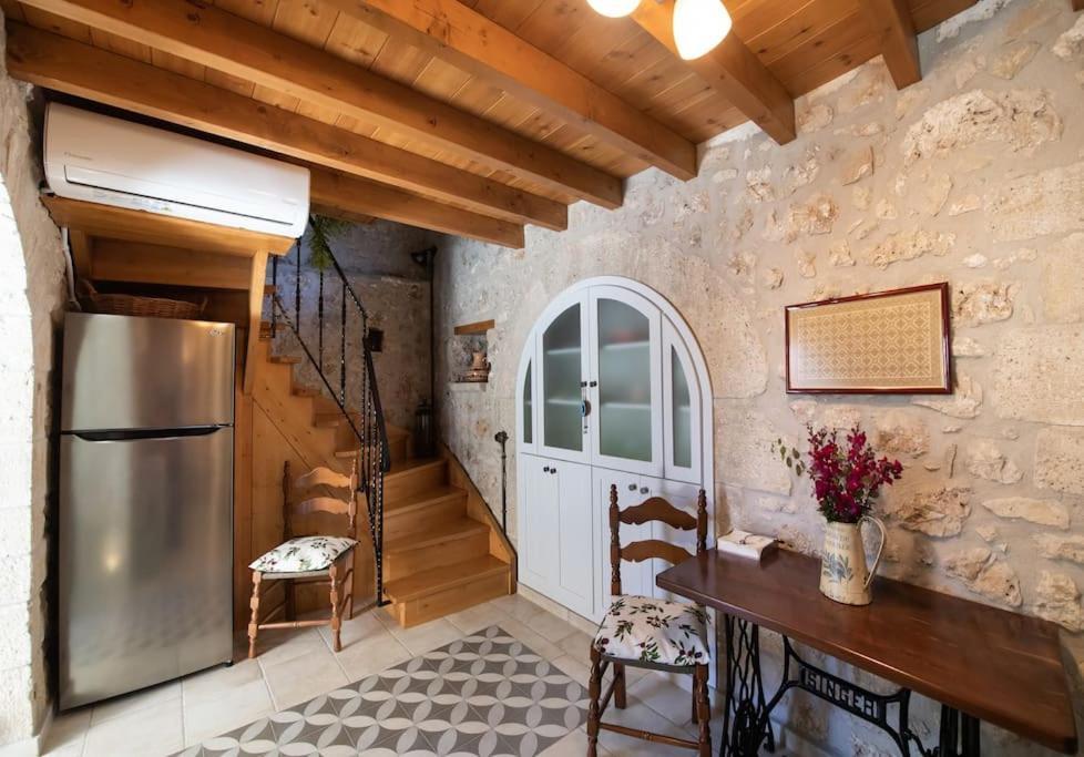 La Casa Di Bella A Tradional Stone House With Barbecue Villa Kariá Buitenkant foto