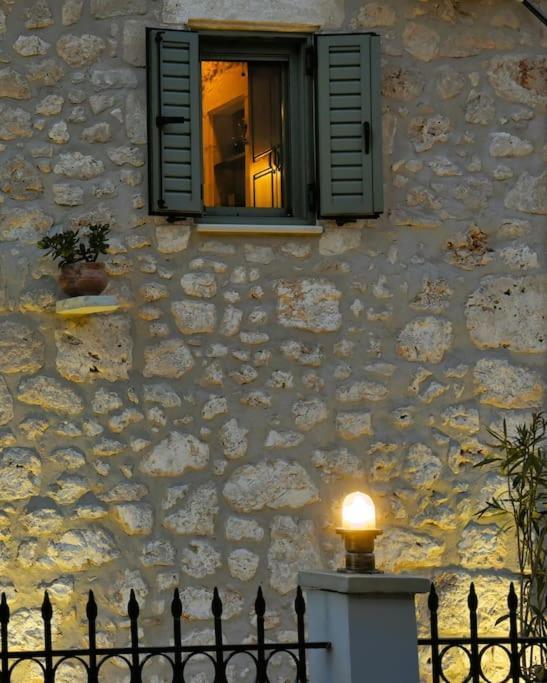 La Casa Di Bella A Tradional Stone House With Barbecue Villa Kariá Buitenkant foto