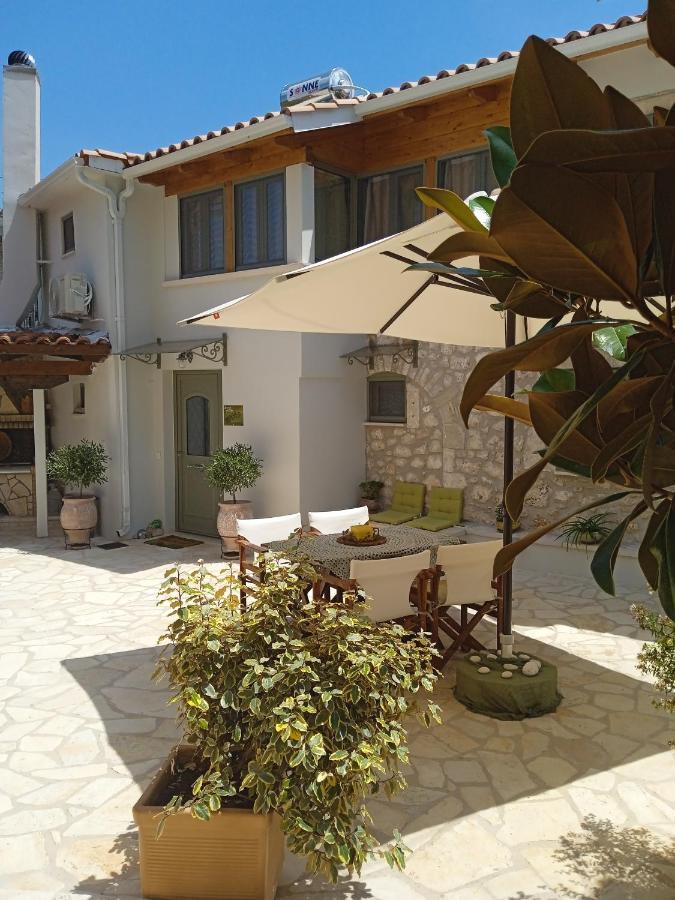La Casa Di Bella A Tradional Stone House With Barbecue Villa Kariá Buitenkant foto