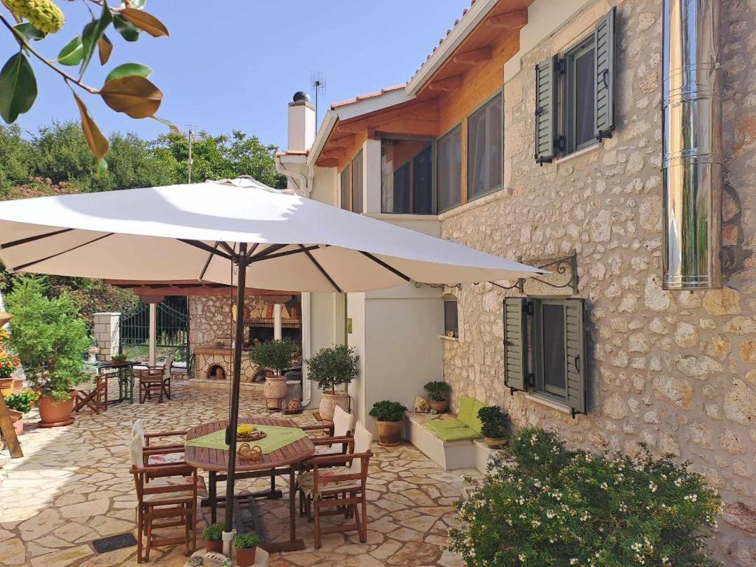 La Casa Di Bella A Tradional Stone House With Barbecue Villa Kariá Buitenkant foto
