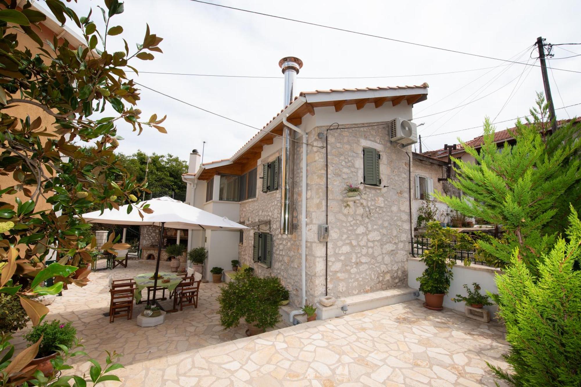 La Casa Di Bella A Tradional Stone House With Barbecue Villa Kariá Buitenkant foto