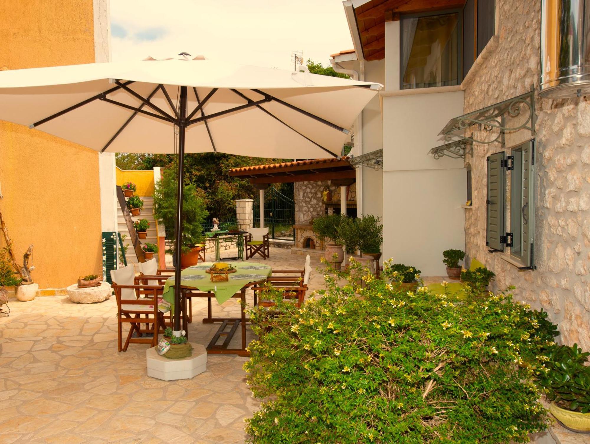 La Casa Di Bella A Tradional Stone House With Barbecue Villa Kariá Buitenkant foto